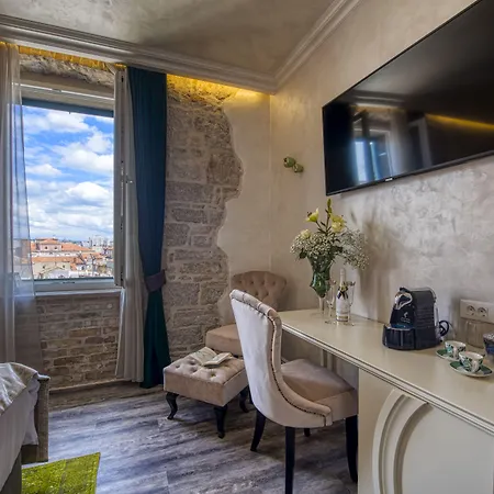 Riva Palace - Design 4*