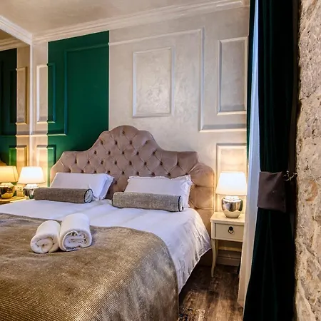 Gostinjska kuća Riva Palace - Design 4*