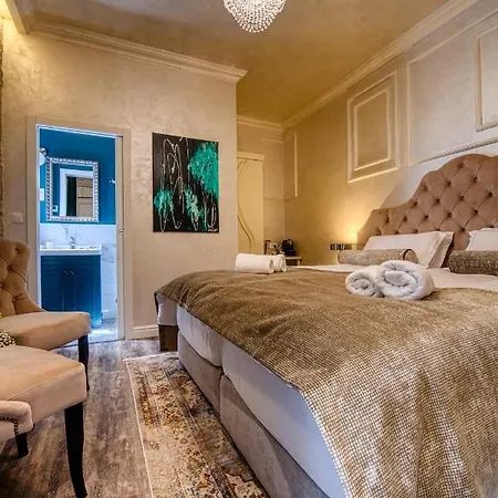 Gostinjska kuća Riva Palace - Design 4*