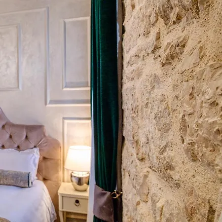 Riva Palace - Design 招待所